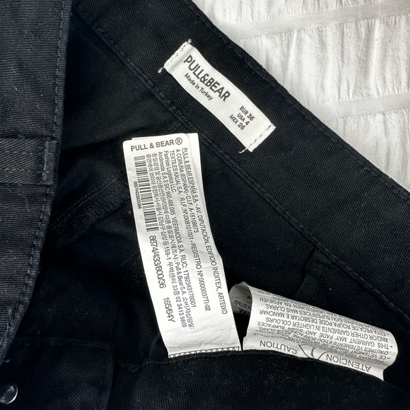 Pull&Bear high waist wide leg cargo pants in black - Picture 10 of 10